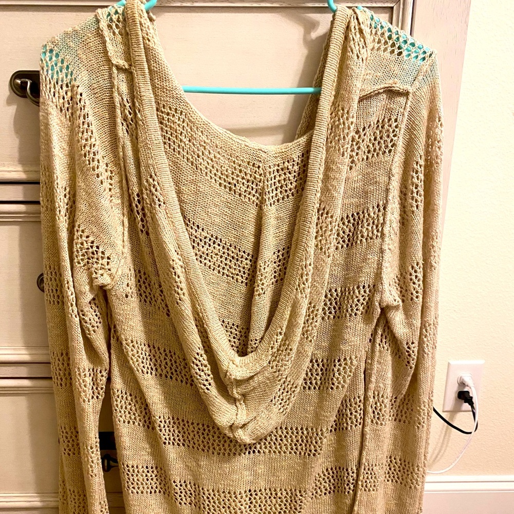 Sweater/hoodie